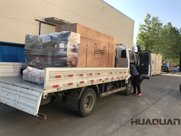 2018年5月2日一臺50kw發(fā)電機(jī)組和一臺300kw發(fā)電機(jī)組成功發(fā)往山東省濱州市