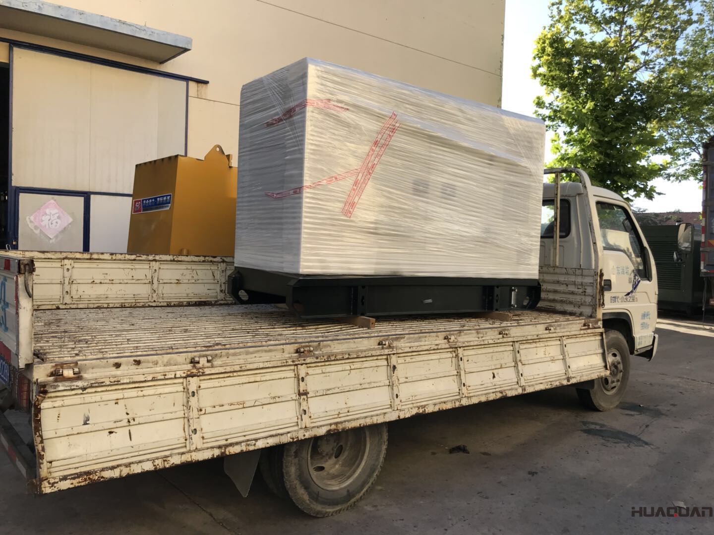  7月23號一臺HQ50GF靜音型柴油發(fā)電機組發(fā)往山東