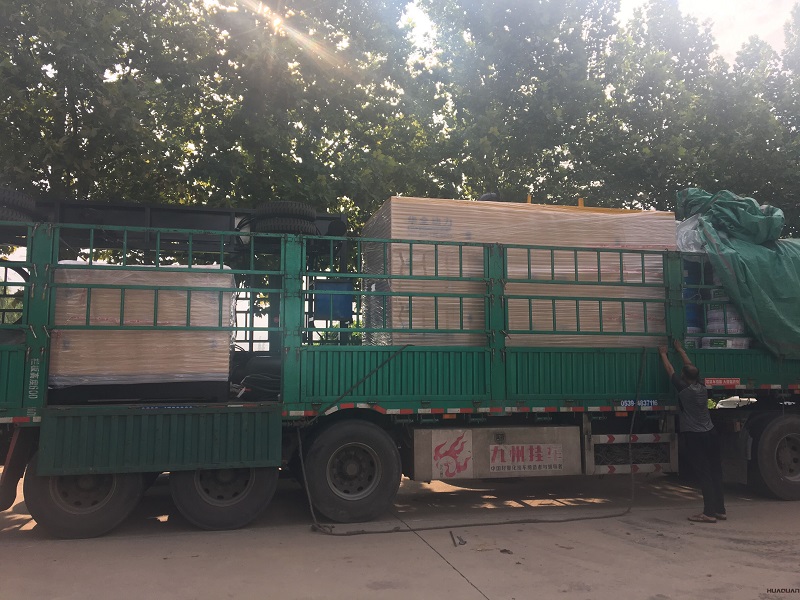 兩臺120kw和300kw靜音箱型柴油發(fā)電機組于7月28號發(fā)往山東