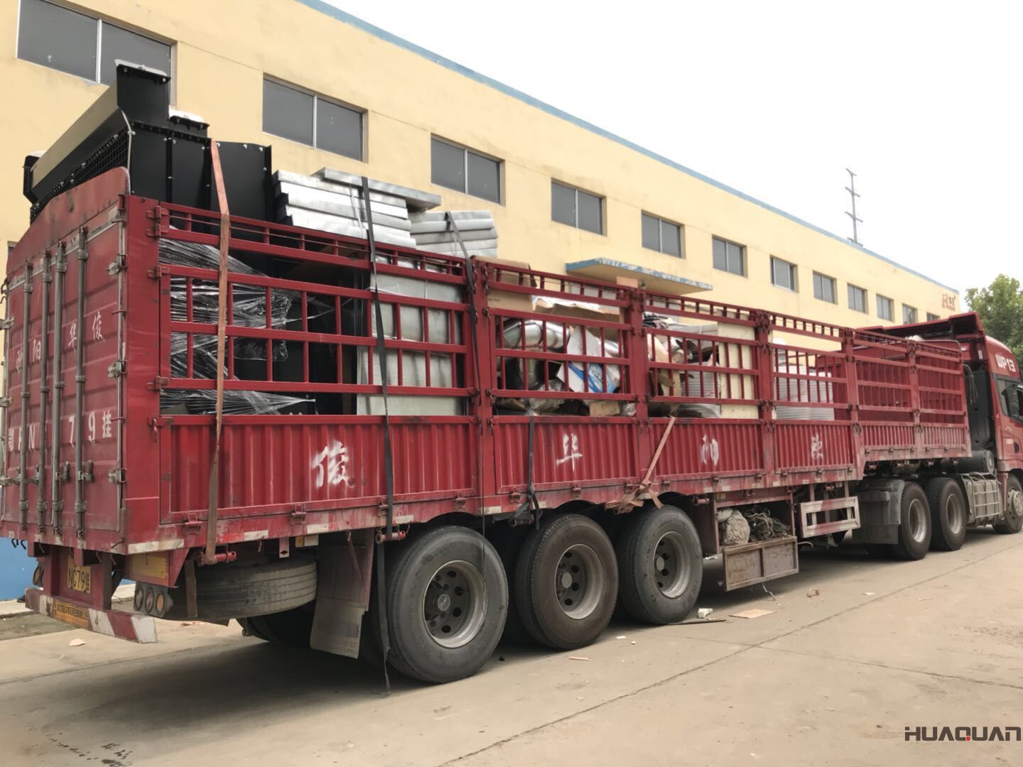 8月24日，一臺1350kw自動化柴油發電機組從華全動力順利發往浙江省