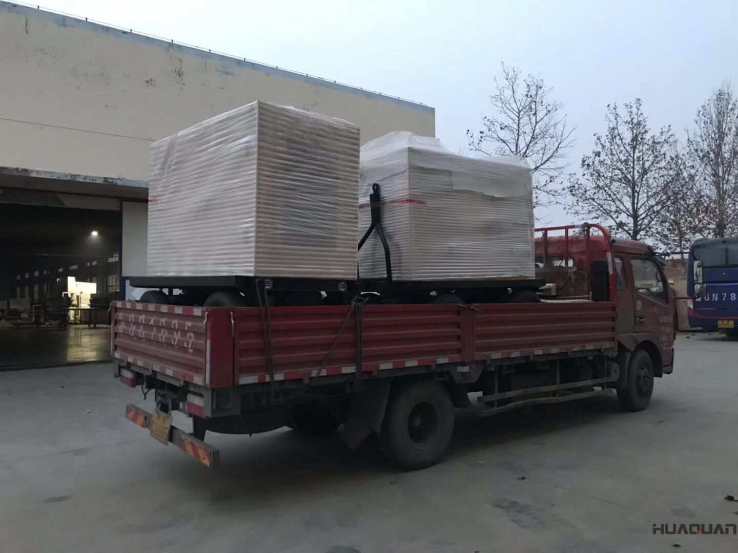 福建劉先生從華全動(dòng)力訂購(gòu)的10kw和40kw標(biāo)配柴油發(fā)電機(jī)組已于11月29日順利發(fā)往目的地