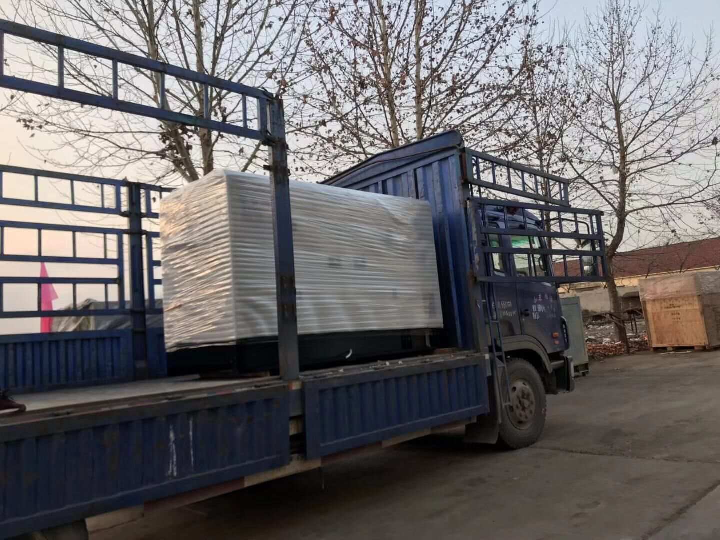 12月1日，一臺50kw移動拖車柴油發電機組從華全動力順利發往山東省