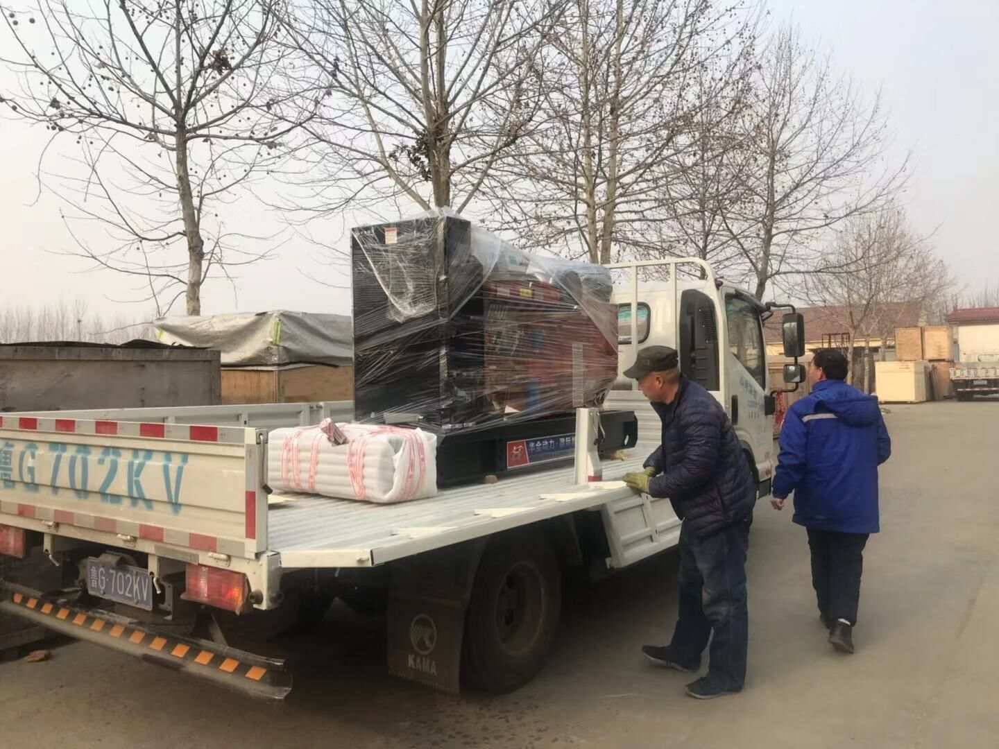 1月5日，盧先生從華全動(dòng)力采購(gòu)的150kw標(biāo)配柴油發(fā)電機(jī)組成功發(fā)往山東省